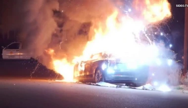 Τι συμβαίνει με τα Tesla; Ένα ακόμη τυλίχθηκε στις φλόγες
