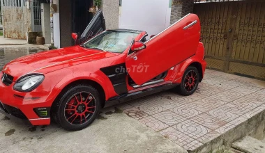 Πώς μπορείς να καταστρέψεις πλήρως την εμφάνιση μιας Mercedes-Benz SLK;