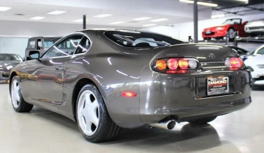 Toyota Supra MK4 με μόλις 15.511 km πωλείται για 300.000 δολάρια!