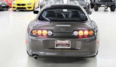 Toyota Supra MK4 με μόλις 15.511 km πωλείται για 300.000 δολάρια!