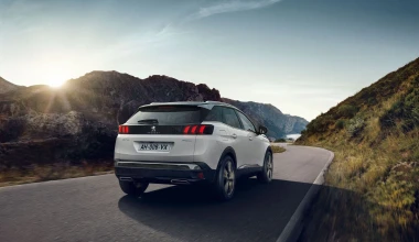 Δοκιμή Peugeot 3008 Hybrid4 e-EAT8 300 PS: Straight flush! 