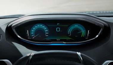 Δοκιμή Peugeot 3008 Hybrid4 e-EAT8 300 PS: Straight flush! 