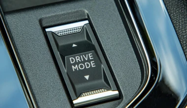 Δοκιμή Peugeot 3008 Hybrid: Με 225 ίππους και 1,5 lt/100 km κατανάλωση