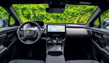 Οδηγούμε το Toyota bZ4X - Είναι το καλύτερο οικογενειακό ηλεκτρικό SUV;