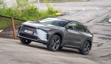 Οδηγούμε το Toyota bZ4X - Είναι το καλύτερο οικογενειακό ηλεκτρικό SUV;