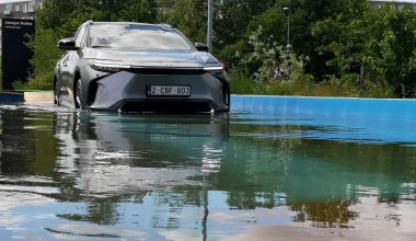 Οδηγούμε το Toyota bZ4X - Είναι το καλύτερο οικογενειακό ηλεκτρικό SUV;