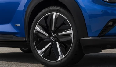 Οδηγούμε το Nissan Juke Hybrid: Πόσο το βελτίωσε ο εξηλεκτρισμός;