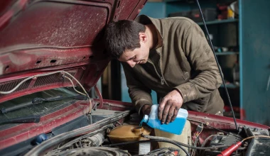 Έχεις και εσύ μία από τις 10 κακές συνήθειες; Πρόσεχε γιατί καταστρέφουν το αυτοκίνητο