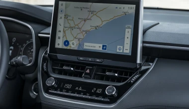 Οδηγούμε το νέο υβριδικό Toyota Corolla Cross στην Ισπανία