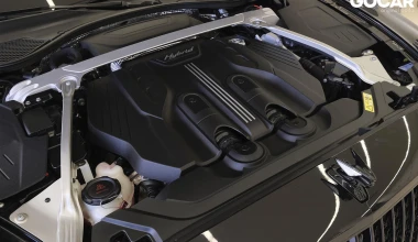 Γνωρίζοντας τις μεθυστικές Bentley Flying Spur PHEV και Benteyga PHEV από κοντά