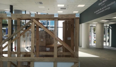 Αυτή είναι η πρώτη αντιπροσωπεία της Tesla στην Ελλάδα: Πού βρίσκεται - Πότε ανοίγει