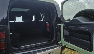 Δοκιμή Land Rover Defender 110 D300 75 Years: Alpha male SUV