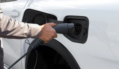 Νέο Ford Ranger Plug-in Hybrid: Πότε έρχεται Ελλάδα το αγροτικό που μπαίνει στην πρίζα