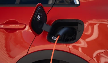 Οδηγούμε το ηλεκτρικό FIAT 600e στο Τορίνο