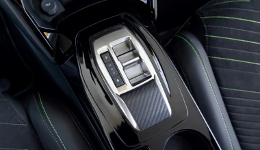 Δοκιμή Peugeot E-2008 156PS: Total upgrade!