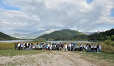 Το Land Rover Defender οργώνει σε off-road διαδρομές στην Ελλάδα 