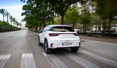 Οδηγούμε το νέο Lexus LBX: Ταράζει τα νερά το premium B-SUV