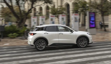 Οδηγούμε το νέο Lexus LBX: Ταράζει τα νερά το premium B-SUV