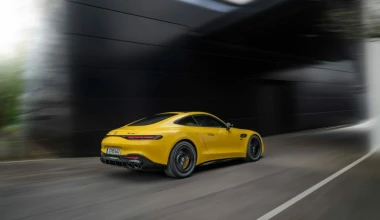 Νέα τετραθέσια υβριδική Mercedes - Με δίλιτρο μοτέρ 422 PS