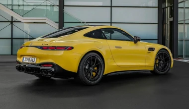 Νέα τετραθέσια υβριδική Mercedes - Με δίλιτρο μοτέρ 422 PS