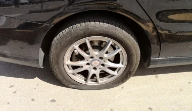 Αποκλειστικό! Σκίζουν ελαστικά στο αεροδρόμιο της Αθήνας - Ποια αυτοκίνητα κινδυνεύουν; [δείτε εικόνες]