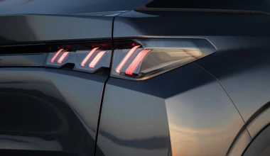 Οδηγούμε το νέο Peugeot E-3008