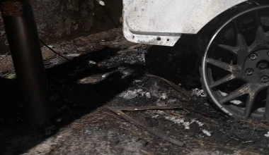 Λαμπάδιασε Tesla στην Αθήνα – Δεν έπαθε τίποτα η μπαταρία (αποκλειστικές εικόνες)