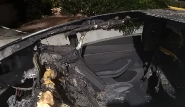 Λαμπάδιασε Tesla στην Αθήνα – Δεν έπαθε τίποτα η μπαταρία (αποκλειστικές εικόνες)