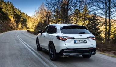 Honda ZR-V vs Toyota Corolla Cross: Ποιο υβριδικό SUV κερδίζει;