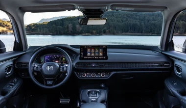 Honda ZR-V vs Toyota Corolla Cross: Ποιο υβριδικό SUV κερδίζει;