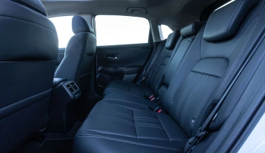 Honda ZR-V vs Toyota Corolla Cross: Ποιο υβριδικό SUV κερδίζει;