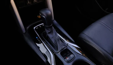 Honda ZR-V vs Toyota Corolla Cross: Ποιο υβριδικό SUV κερδίζει;