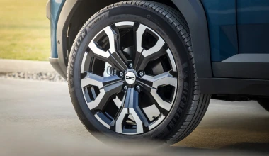 Το πιο εντυπωσιακό Dacia - Αυθεντικό SUV με XXL διαστάσεις!