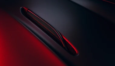 Aston Martin Vantage S: Πόσο την αλλάζει ένα γράμμα; 