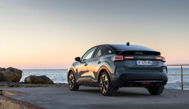 Νέες πλούσιες εκδόσεις της υβριδικής Citroen C4 με τιμή κάτω από 23.000 ευρώ! 