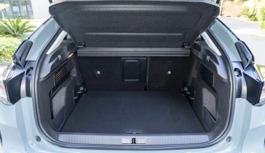 Νέες πλούσιες εκδόσεις της υβριδικής Citroen C4 με τιμή κάτω από 23.000 ευρώ! 