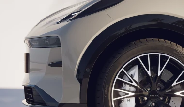 Premium compact SUV με απόδοση έως 428 ίππους και όφελος 2.000 ευρώ!