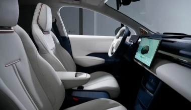 Premium compact SUV με απόδοση έως 428 ίππους και όφελος 2.000 ευρώ! 