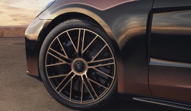 Σε ποιο μοντέλο της Porsche απολαμβάνεις σαμπάνια στο πίσω κάθισμα;