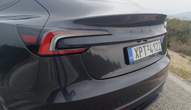 Οδηγούμε τη νέα και πιο προσιτή έκδοση του Tesla Model 3! 