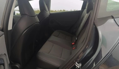 Οδηγούμε τη νέα και πιο προσιτή έκδοση του Tesla Model 3! 