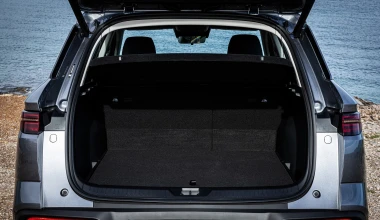 Το C-SUV των 212 ίππων με αυτονομία σχεδόν 1.016 km – Καίει 2,1 lt/100 km και κοστίζει 31.990 ευρώ