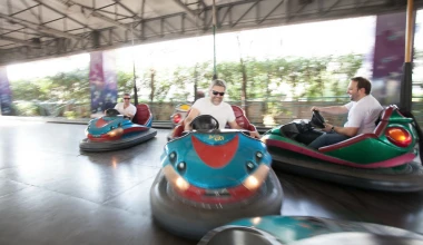 Συγκρουόμενα στο ALLOU FUN PARK