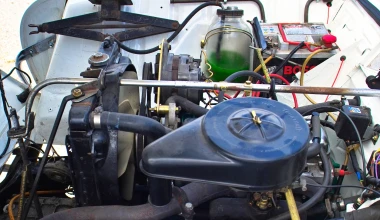 ΟΔΗΓΟΥΜΕ Renault 4L: Βασικά πρωτοποριακό