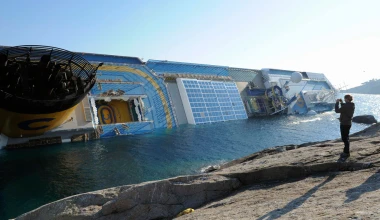 Όρθιο το Costa Concordia