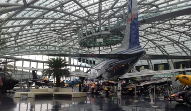 Ο μαγικός κόσμoς της Hangar-7 