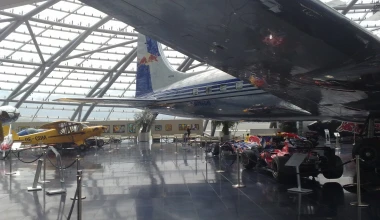 Ο μαγικός κόσμoς της Hangar-7