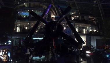 Ο μαγικός κόσμoς της Hangar-7 