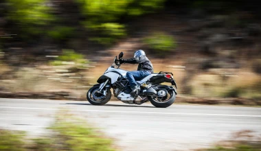 Audi RS3 vs Ducati Multistrada 1200