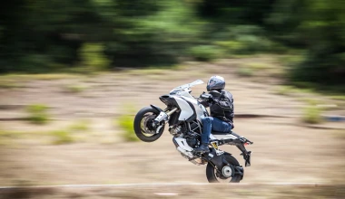 Audi RS3 vs Ducati Multistrada 1200